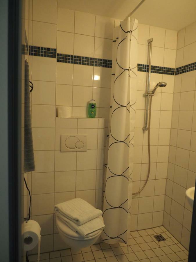 B8 - Just A Private Accommodation Дюселдорф Екстериор снимка