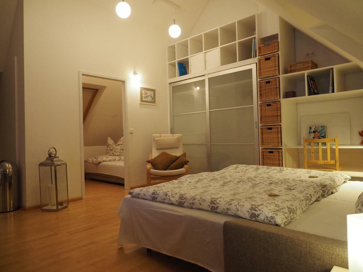 B8 - Just A Private Accommodation Дюселдорф Екстериор снимка
