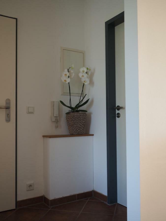B8 - Just A Private Accommodation Дюселдорф Екстериор снимка