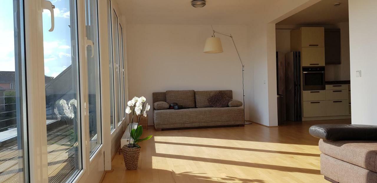 B8 - Just A Private Accommodation Дюселдорф Екстериор снимка