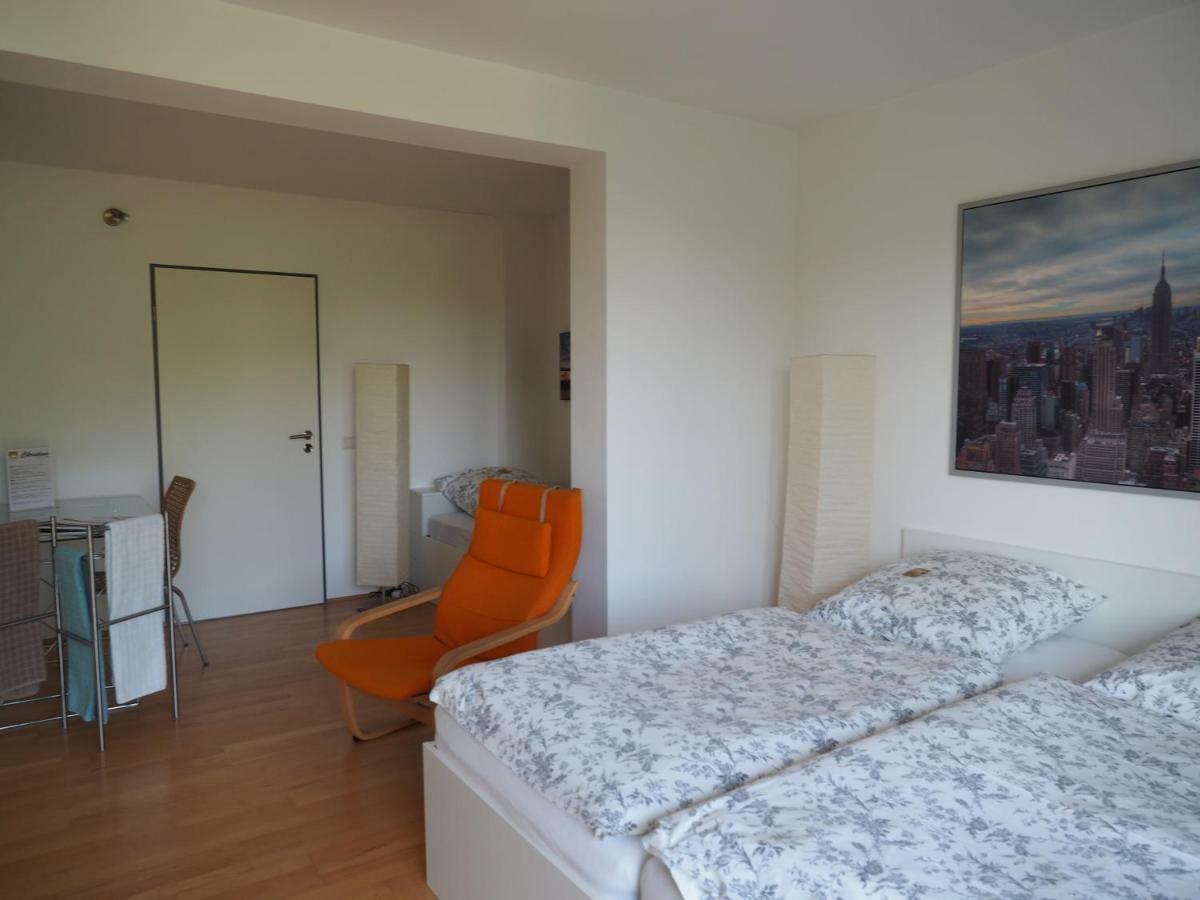 B8 - Just A Private Accommodation Дюселдорф Екстериор снимка
