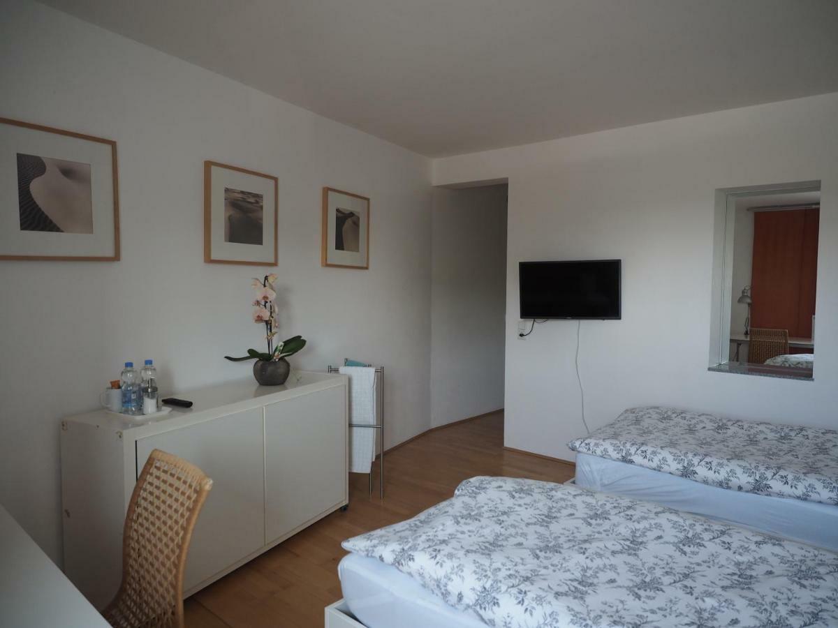 B8 - Just A Private Accommodation Дюселдорф Екстериор снимка