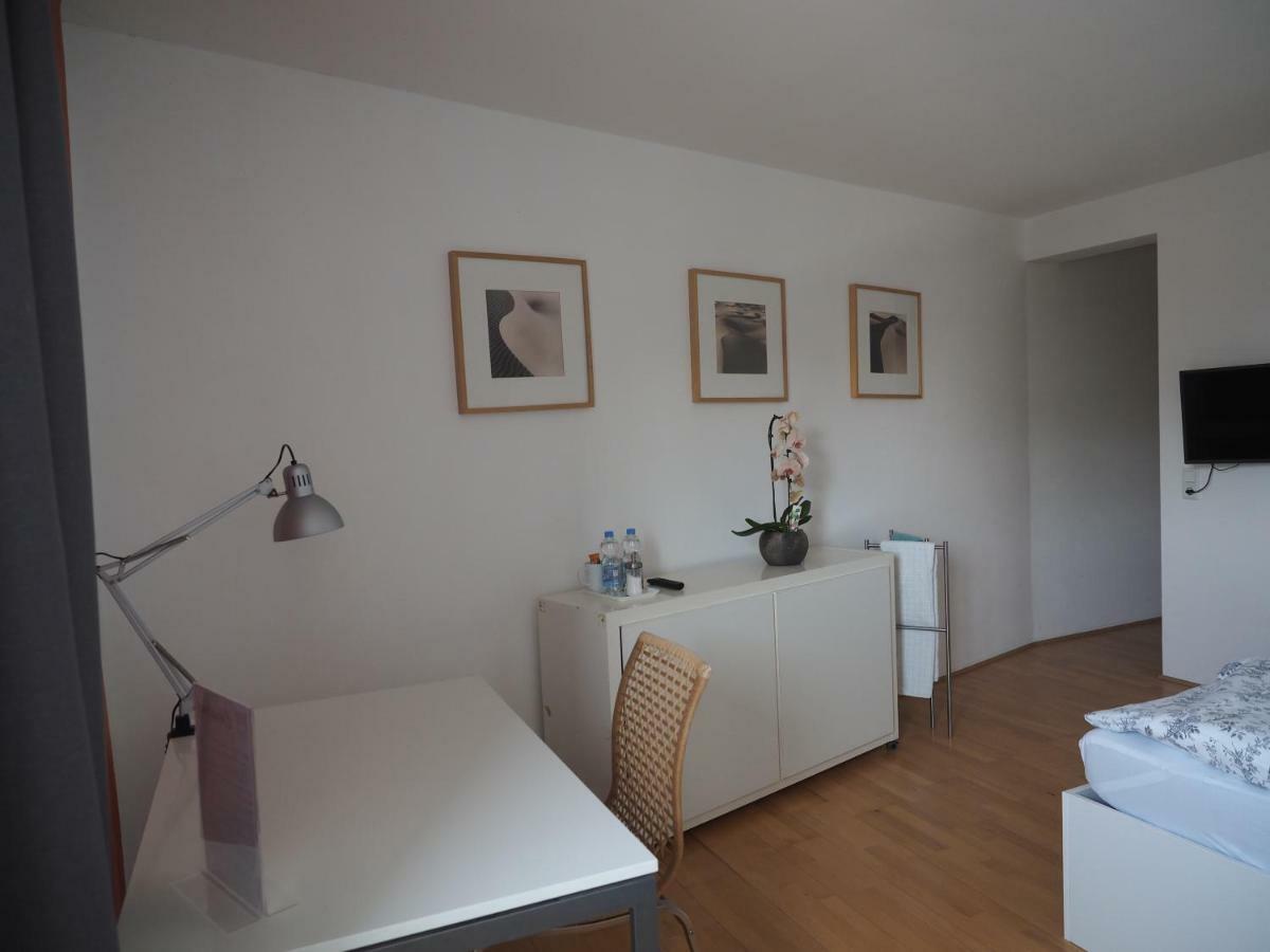 B8 - Just A Private Accommodation Дюселдорф Екстериор снимка
