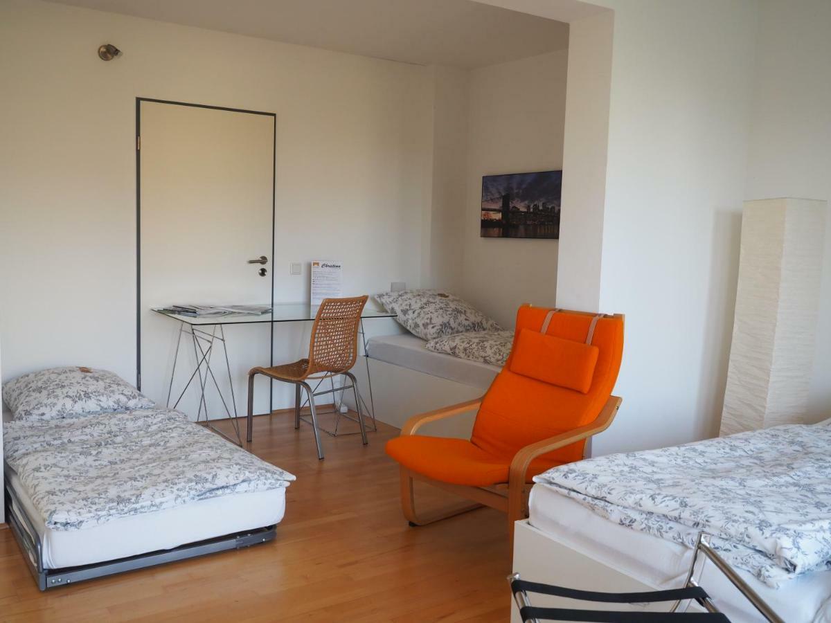 B8 - Just A Private Accommodation Дюселдорф Екстериор снимка